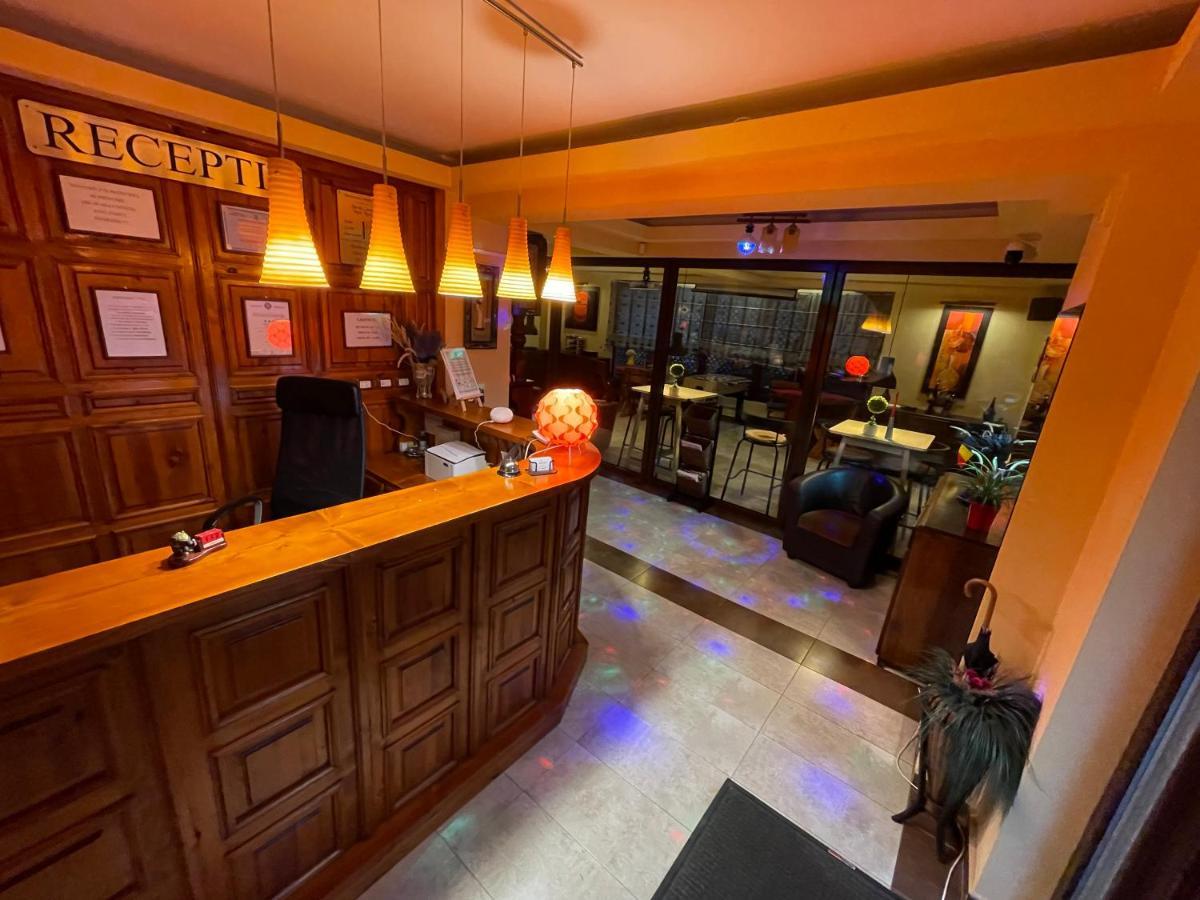 Carpatic Hotel Предеал Екстериор снимка